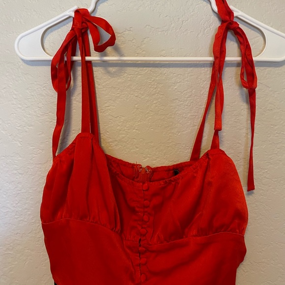 Forever 21 Red Satin Self-Tie Cropped Button Top - Picture 3 of 4